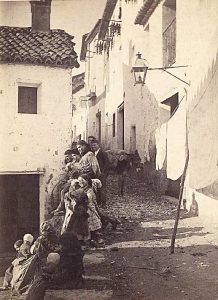 Un grupo de vecinos del castillo a comienzos del 1800